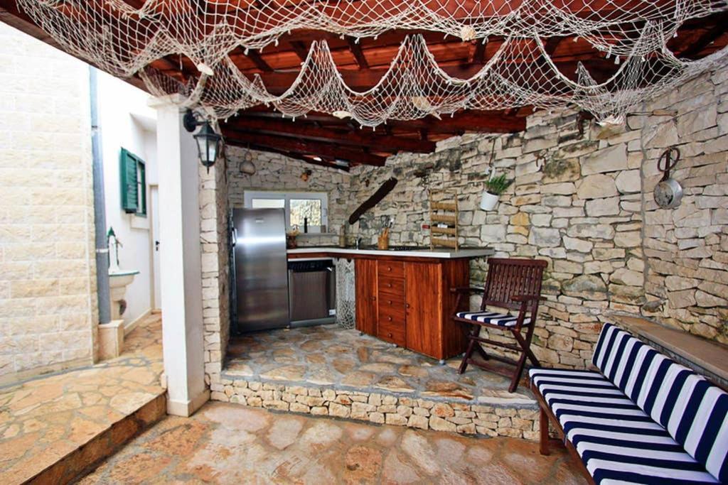 Charming Villa Nika With The Pool Супетар Екстериор снимка